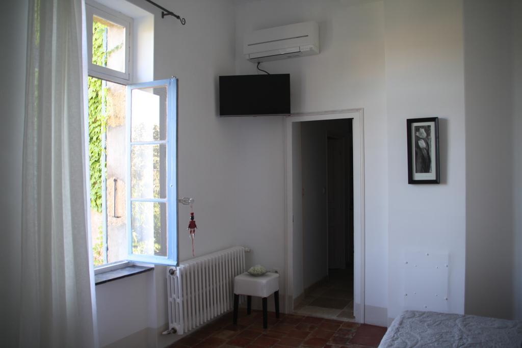 Aux Pots Bleus Bed & Breakfast Nissan-lez-Enserune Cameră foto